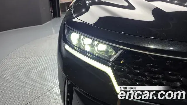 Kia Sorento 2023 — Photo 24/37