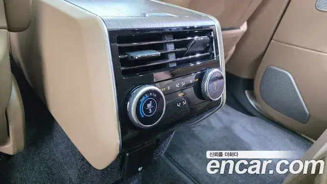 Land Rover Range Rover 2026 — Photo 19/20