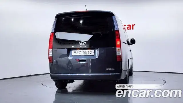 Hyundai Staria 2021 — Фото 4/20