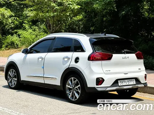 Kia Niro 2021 — Фото 4/20