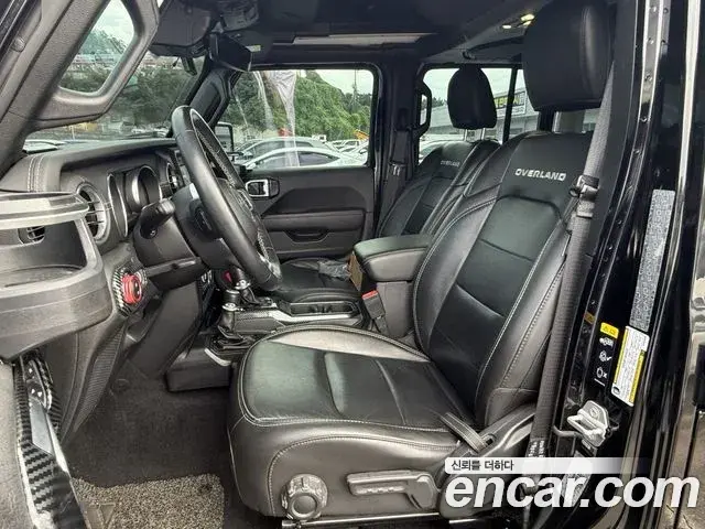 Jeep Wrangler 2020 — ფოტო 8/15