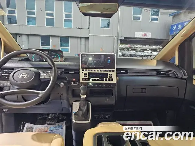 Hyundai Staria 2024 — ფოტო 5/20