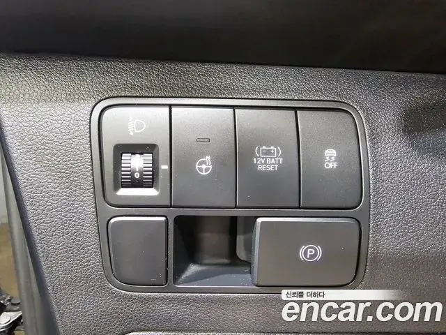Hyundai Staria 2024 — ფოტო 3/20
