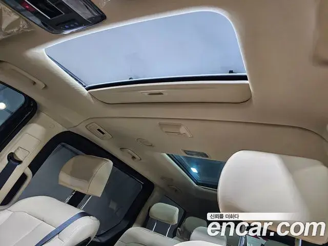 Hyundai Staria 2024 — ფოტო 8/20
