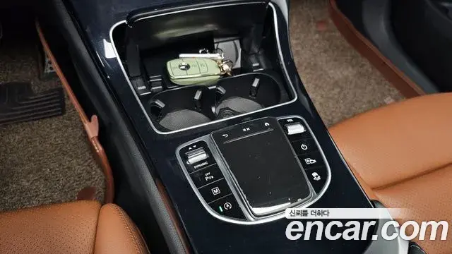 Mercedes-Benz GLC-Class 2022 — Şəkil 22/34