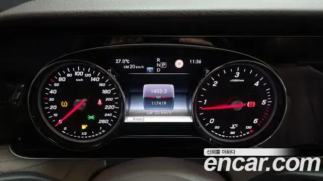 Mercedes-Benz E-Class 2019 — Фото 8/20