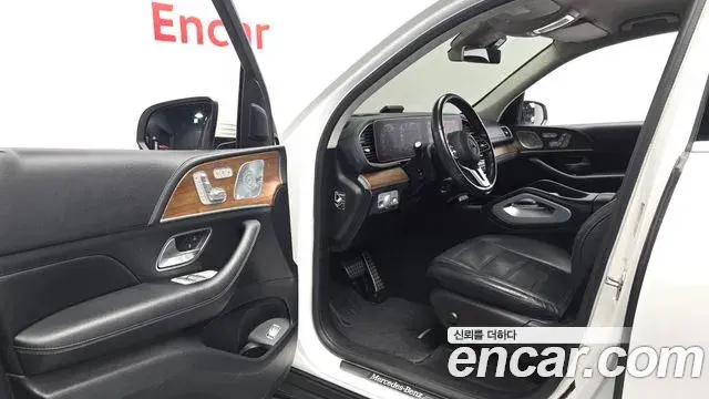 Mercedes-Benz GLE-Class 2019 — Фото 10/20