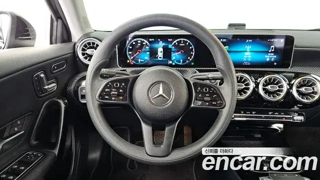 Mercedes-Benz A-Class 2020 — ფოტო 11/20