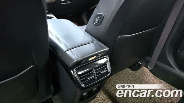 Kia K8 2022 — Şəkil 26/31