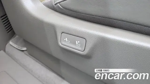 Kia Carnival 2025 — ფოტო 1/43