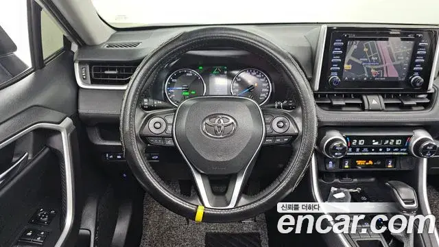 Toyota RAV4 2022 — Photo 13/20