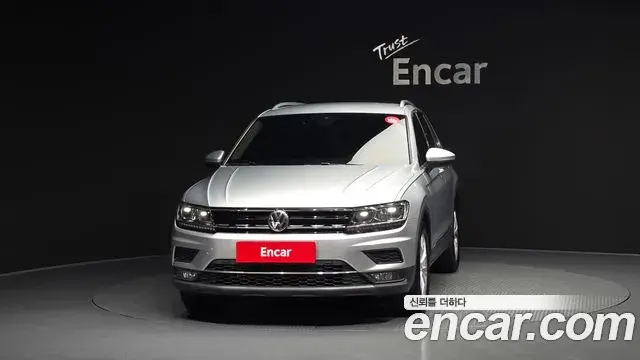 Volkswagen Tiguan 2018 — Photo 34/34