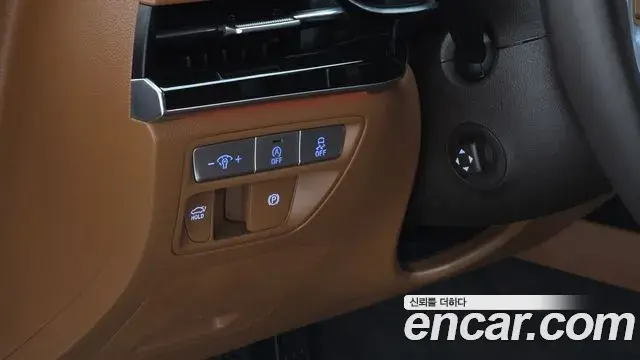 Genesis Electrified G80 2022 — Photo 15/20