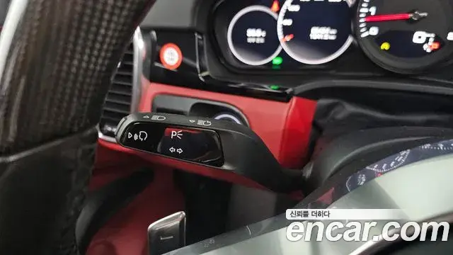 Porsche Cayenne 2019 — ფოტო 6/35