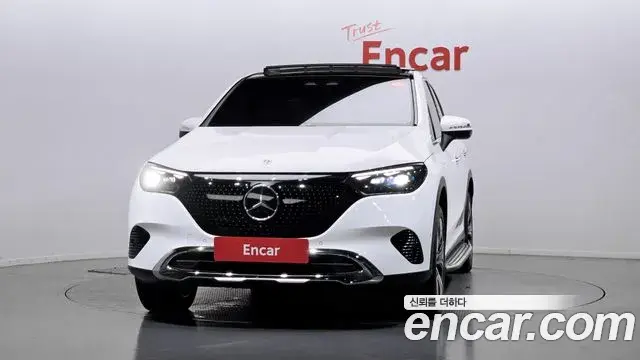 Mercedes-Benz EQE SUV 2023 — Photo 15/20