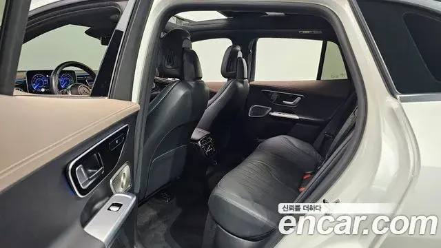 Mercedes-Benz EQE SUV 2023 — Photo 17/20