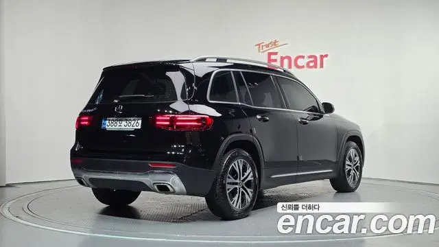 Mercedes-Benz GLB-Class 2024 — Photo 2/20