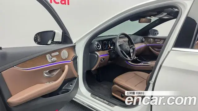 Mercedes-Benz E-Class 2023 — ფოტო 3/33