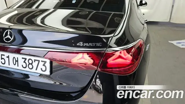 Mercedes-Benz E-Class 2024 — Photo 5/32