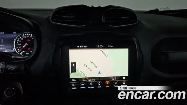 Jeep Renegade 2022 — Photo 11/32