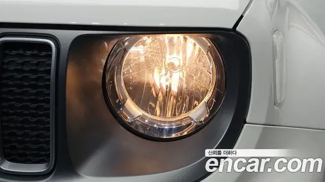 Jeep Renegade 2022 — Photo 16/32
