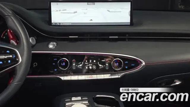 Genesis GV70 2021 — Photo 29/33
