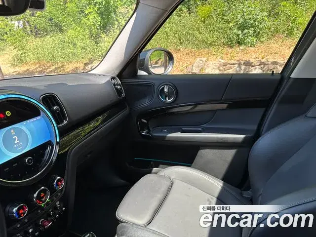 Mini Cooper D Countryman 2021 — Şəkil 12/20
