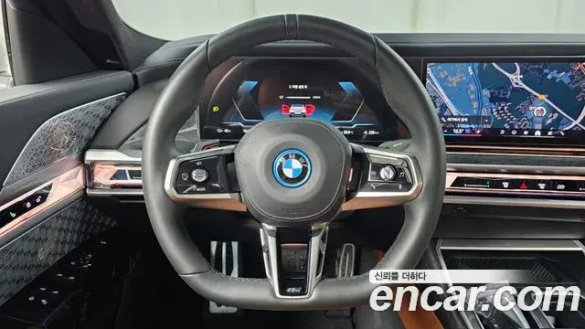BMW i7 2023 — ფოტო 34/34
