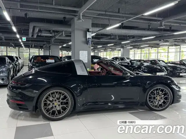 Porsche 911, 2023