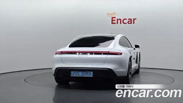 Porsche Taycan 2021 — Şəkil 30/36