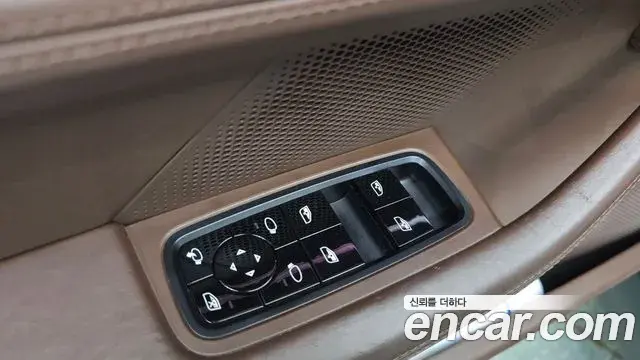 Porsche Taycan 2021 — Şəkil 16/36