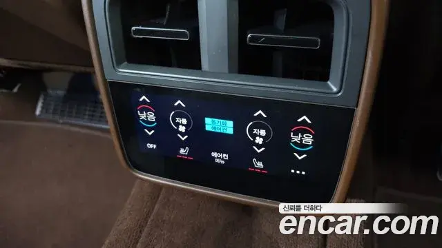 Porsche Taycan 2021 — Şəkil 27/36