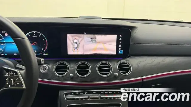 Mercedes-Benz E-Class 2023 — Фото 14/20
