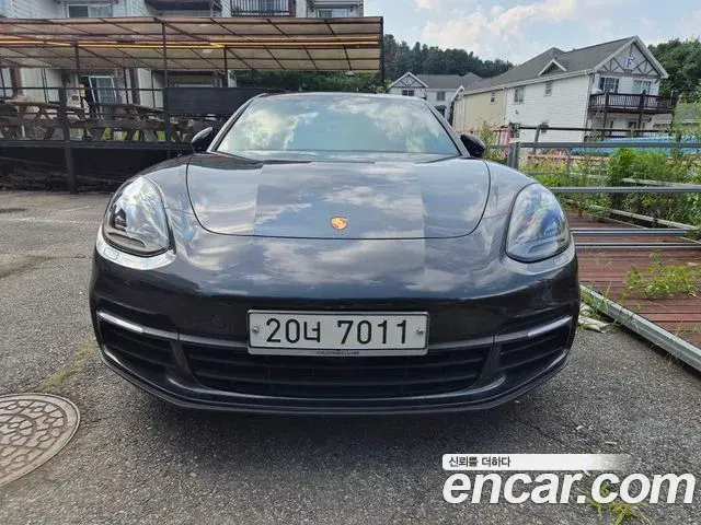 Porsche Panamera 2018 — ფოტო 9/19