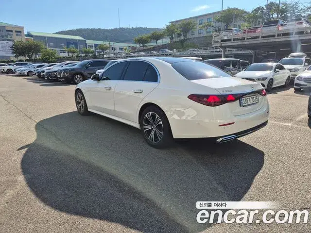 Mercedes-Benz E-Class 2025 — ფოტო 9/20