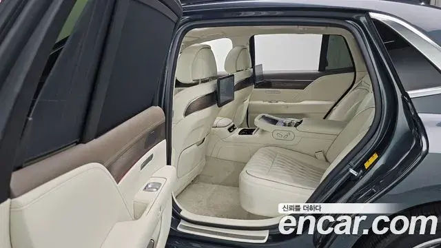 Genesis G90 2022 — ფოტო 29/34