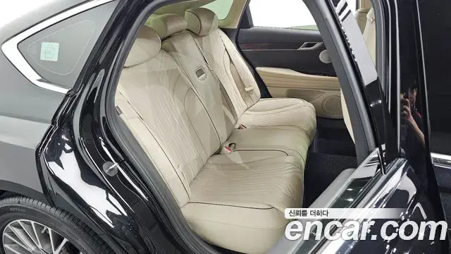 Genesis Electrified G80 2021 — Photo 11/20