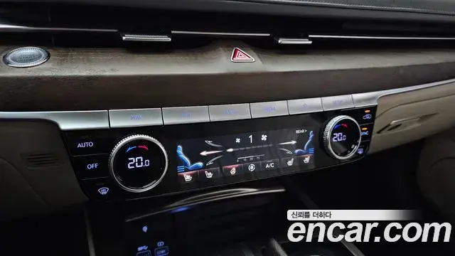Genesis Electrified G80 2021 — Photo 18/20