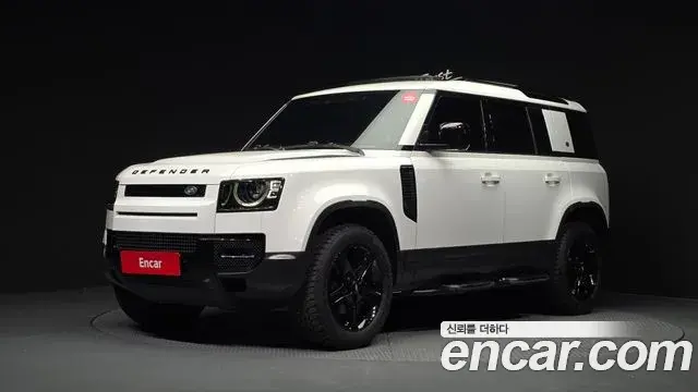 Land Rover Defender 2023 — Фото 1/20