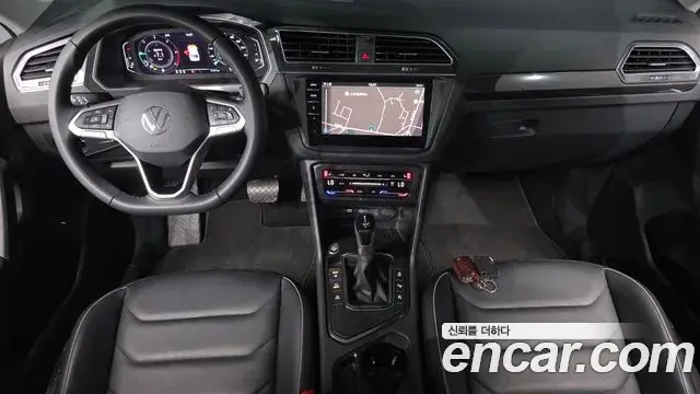 Volkswagen Tiguan 2023 — ფოტო 10/37