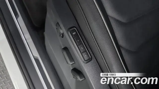 Volkswagen Tiguan 2023 — ფოტო 8/37
