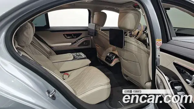 Mercedes-Benz S-Class 2024 — Photo 15/37