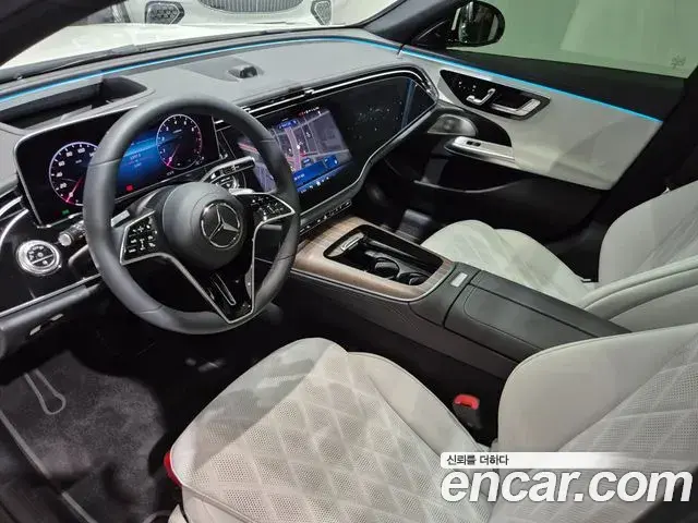 Mercedes-Benz E-Class 2026 — Photo 1/20