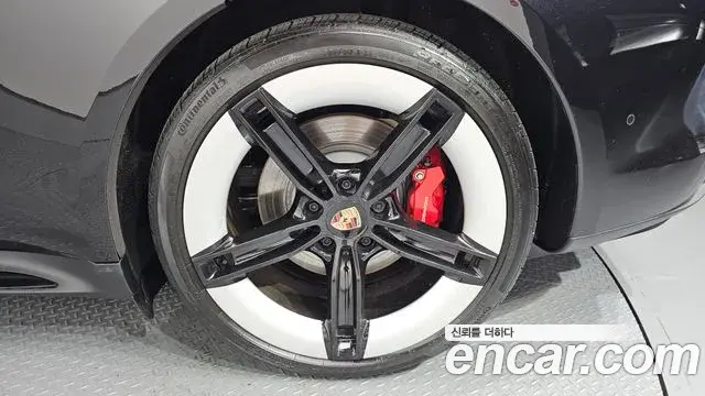Porsche Taycan 2025 — ფოტო 6/31