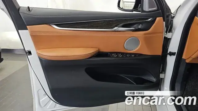 BMW X6 2018 — ფოტო 18/34