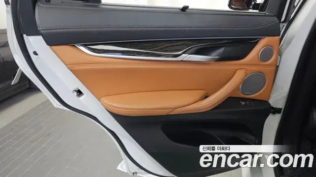 BMW X6 2018 — ფოტო 17/34