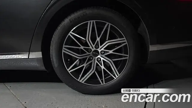 Genesis G90 2022 — ფოტო 27/31