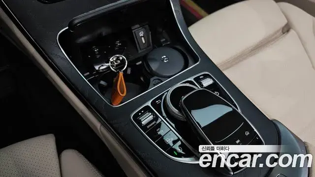 Mercedes-Benz C-Class 2019 — Şəkil 33/33
