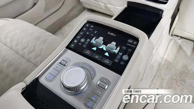 Genesis G90 2023 — Photo 13/33