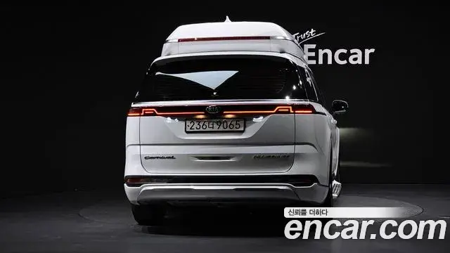 Kia Carnival 2021 — Фото 4/20